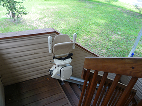 Outdoor stair lift