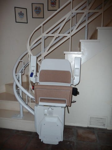 Perfect fit to a tight staircase with the Stannah 260 stair lift