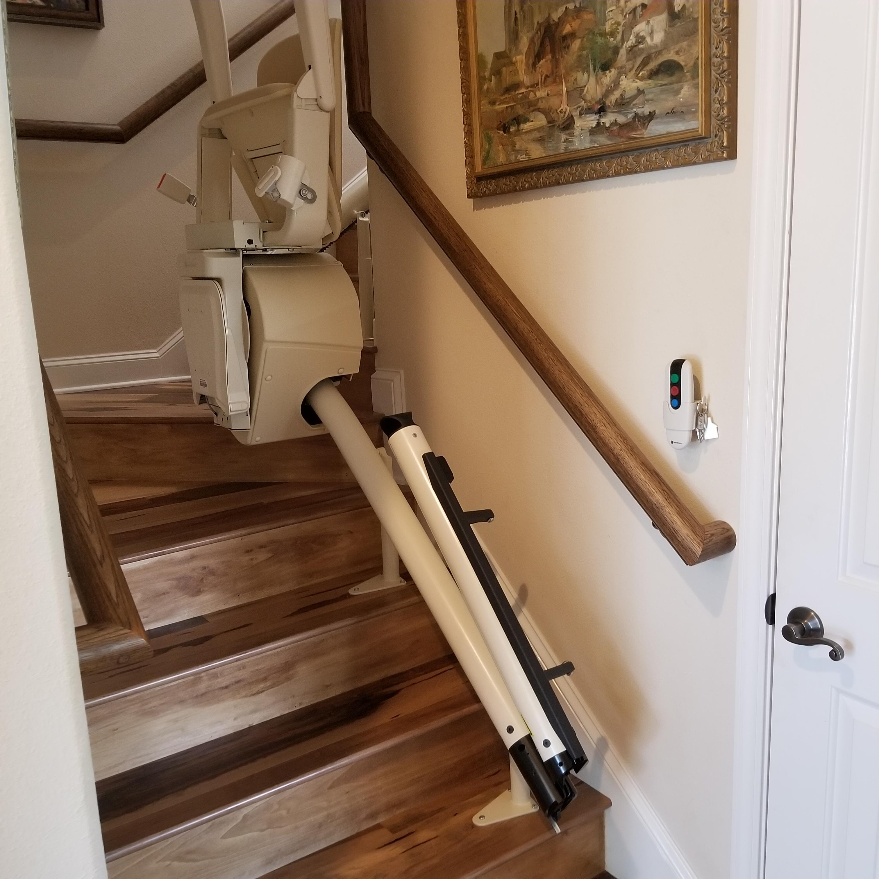 Freecurve hinged rail